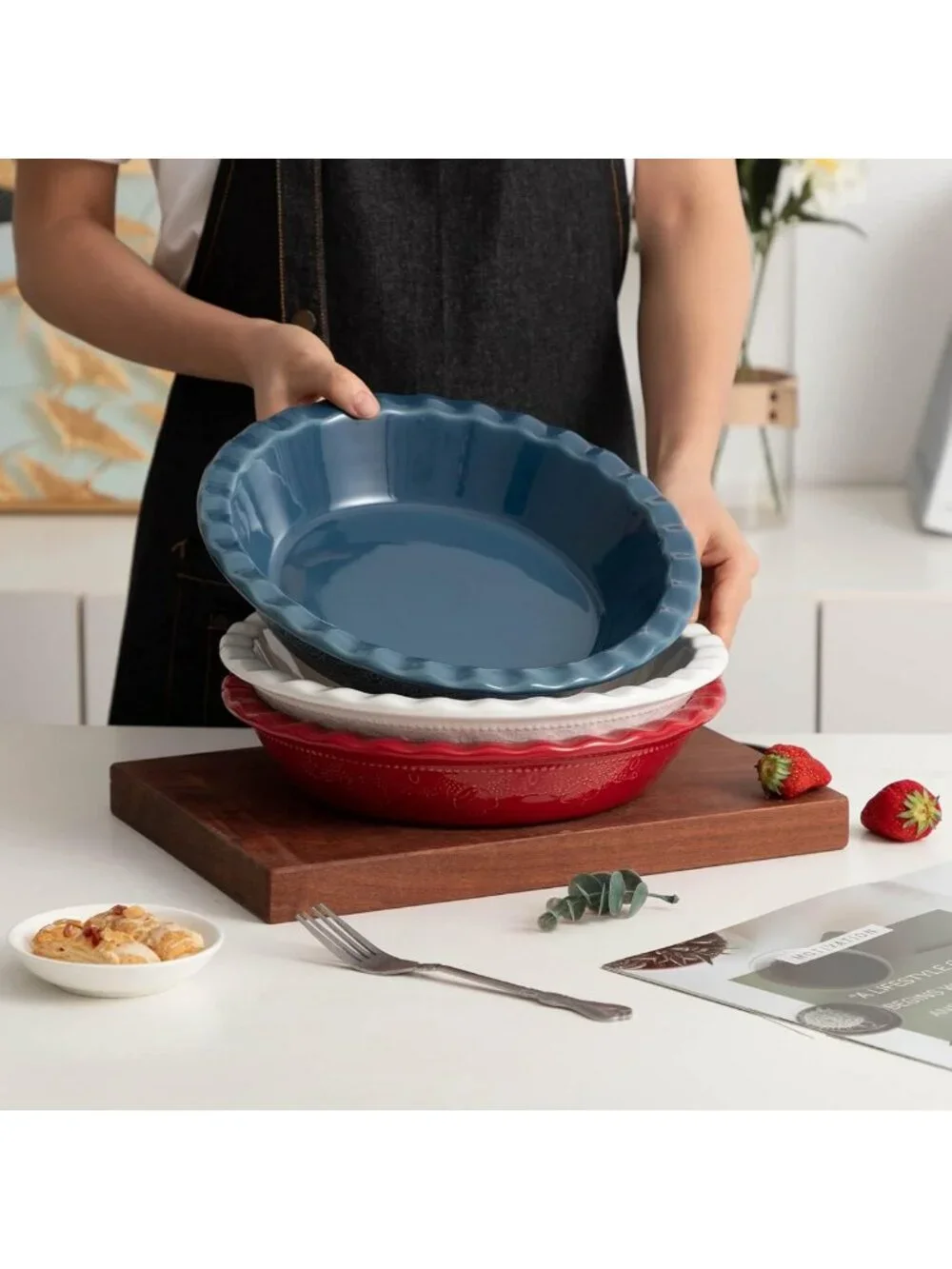 Set of 2 Deep Dish Ceramic Pie Pans, 9 Inch Lace Embossed Ruffled Baking Dishes